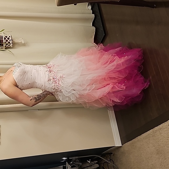 Beautiful Pink Grad Dress with sweetheart neckline & sparkle embellishments. - Picture 4 of 14